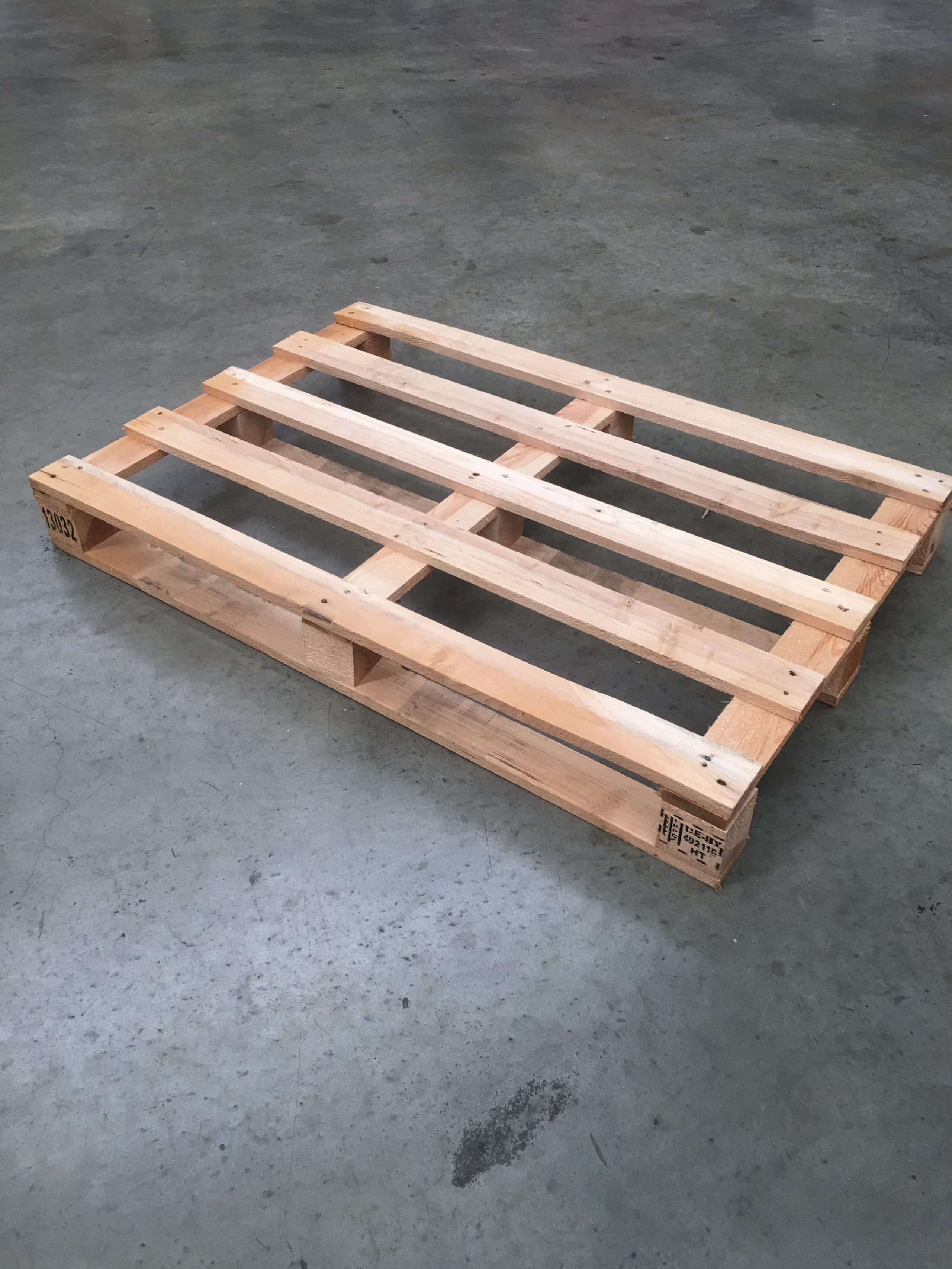 1110 x 810mm Second hand pallets Like New, Used once Study construction 4 way entry